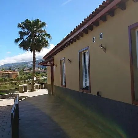 Casa Papin Inmersa En Un Entorno Natural